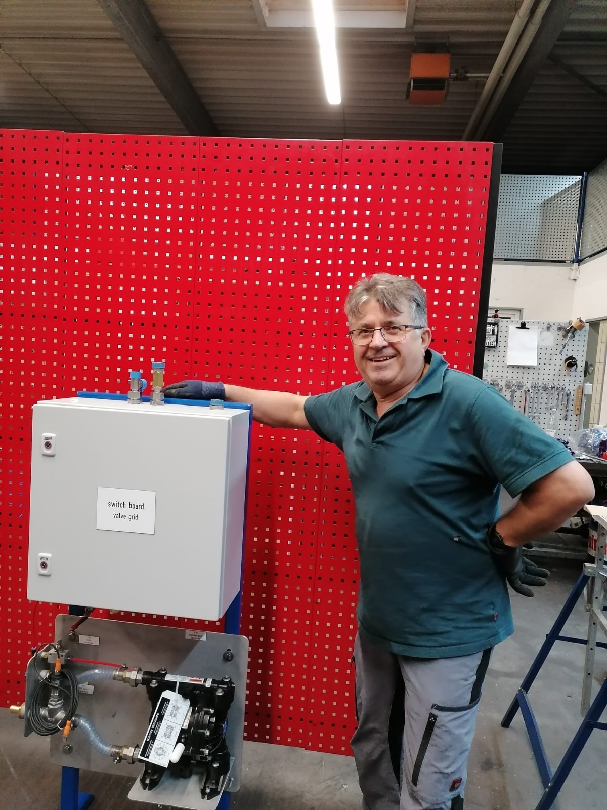 Mechatroniker und Elektroniker im Sondermaschinenbau bei Jerko Sprühsysteme